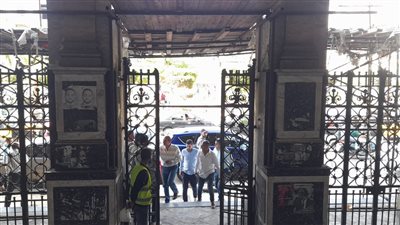 مسؤولو الآثار يتفقدون أعمال ترميم محكمة سراي الحقانية بالإسكندرية 