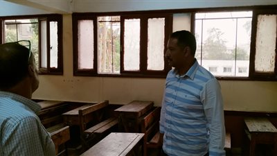 وكيل التربية والتعليم بالجيزة يتفقد لجان واستراحات امتحانات الدبلومات الفنية| صور