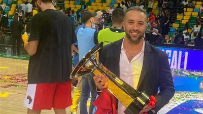  سراج الدين: كرة السلة فى الأهلي حققت إنجازا.. ولا يوجد وقت للاحتفال بسبب كثرة الألقاب