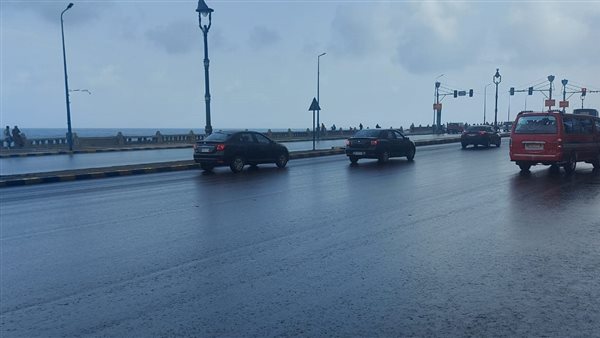 سقوط أمطار خفيفة