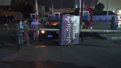 سقوط عمودي إنارة بشارع صلاح سالم بمصر الجديدة | صور 