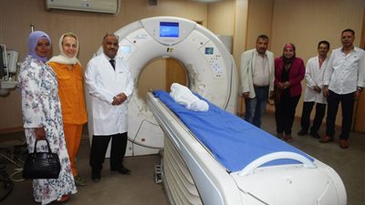 مستشفيات جامعة أسوان تجري أشعة مقطعية لمومياوات أثرية اكتُشفت بمنطقة الأغاخان