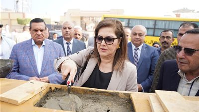 وزيرة التخطيط تضع حجر الأساس لمركز خدمات مصر بالعريش