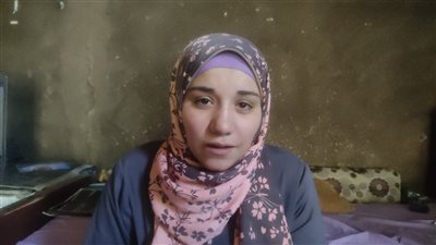 زمايلها ماتوا قدام عينها.. فتاة تعرضت لبتر ساقها بالمنوفية: أصعب وقت بيعدي عليا لما مبعرفش أخدم بناتي