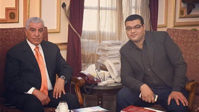 حقيقة غلق حساب الدكتور زاهي حواس على تويتر 