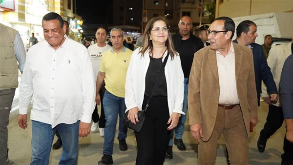 وزيرة التخطيط جانب