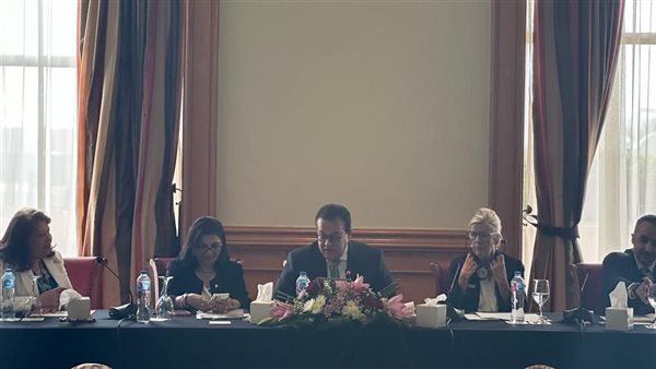 وزير الصحة والسكان