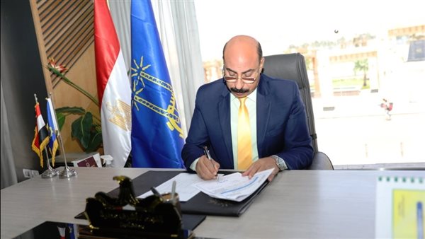 محافظ أسوان