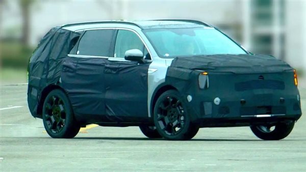 سيارة كيا سورينتو