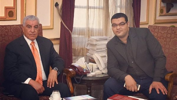 زاهي حواس وعلي أبو