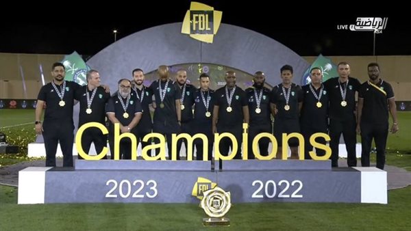 موسيماني يحتفل باللقب