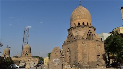 الحكومة تكشف حقيقة تنفيذ حملة شاملة لهدم مقابر أثرية