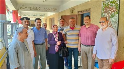 رئيس منطقة الجيزة الأزهرية تتفقد مركز توزيع أسئلة الشهادة الثانوية