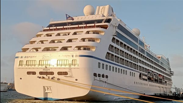 السفينة السياحية