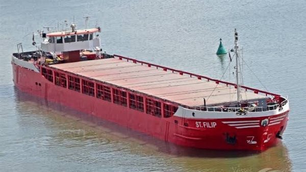 السفينة بميناء طرابلس