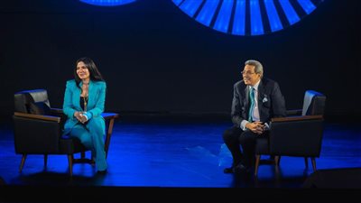 WATCH IT تزيح الستار عن حلقة منى زكي مع الإعلامي محمود سعد في برنامج Sold Out