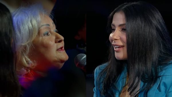 منى زكي ووالدتها