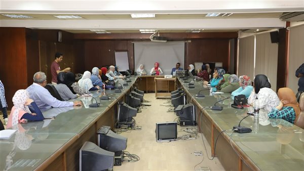 جانب من الندوة