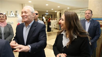 نائب وزير الاتصالات تشيد بالاهتمام بمرضى السرطان في الأقصر