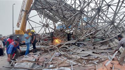 بعد واقعة كوبري أكتوبر.. محافظ القاهرة يوجه بتشكيل لجنة لمراجعة اللوحات الإعلانية 