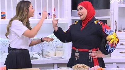 أول تعليق للشيف نجلاء الشرشابي بعد الهجوم عليها بسبب مزحتها مع خبيرة التغذية ساندرا مكاري: مكنتش أعرف ديانتها