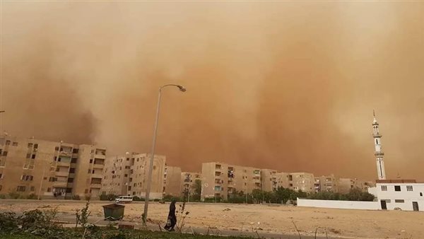 عاصفة ترابية بالعاشر