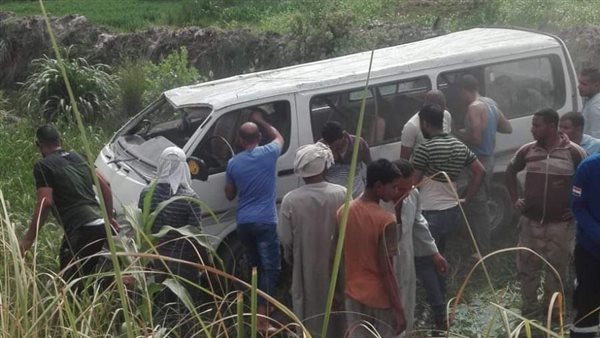 انقلاب سيارة ميكروباص