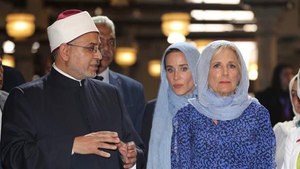 سيدة أمريكا الأولى