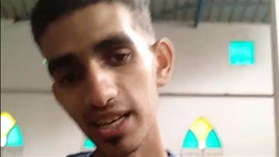 أبوه رماه في الشارع من 7 سنوات.. وفاة شاب حزنا بسبب معاملة والده بالدقهلية والآلاف يشيعون جثمانه