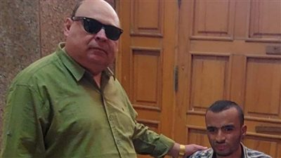 أول تعليق من طالب تعرض لتنمر بسبب صورته مع عميد كلية التجارة بالمنوفية 