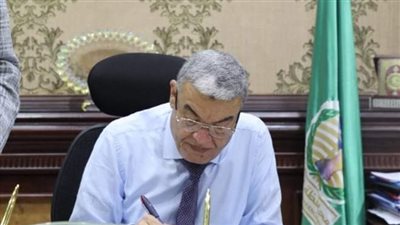 محافظ المنيا يعتمد ترقية 16 ألف معلم ومعلمة اعتبارا من أول الشهر التالي لصدور القرار