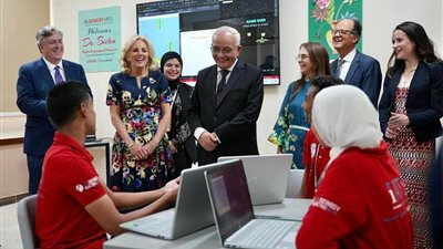 التعليم تثمن زيارة جيل بايدن لمدرسة تكنولوجيا تطبيقية: نموذج للتعاون المثمر 