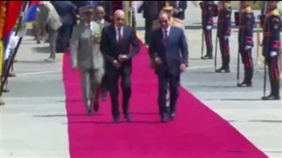 الرئيس السيسي يستقبل نظيره الموريتاني بمطار القاهرة | بث مباشر