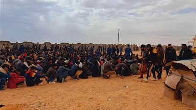 السلطات المصرية تعيد 2000 مواطن مصري إلى ليبيا بعد قرار ترحيلهم