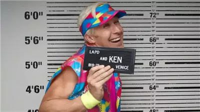 رايان جوسلينج يسخر من الانتقادات التي تعرض لها بسبب فيلم Barbie