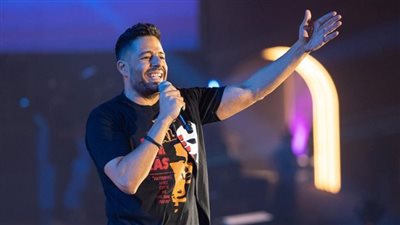 محمد حماقي يكشف سبب عدم غنائه باللهجة الخليجية