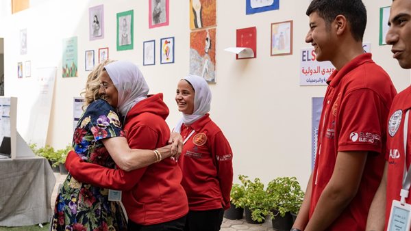 جيل بايدن مع الطلاب