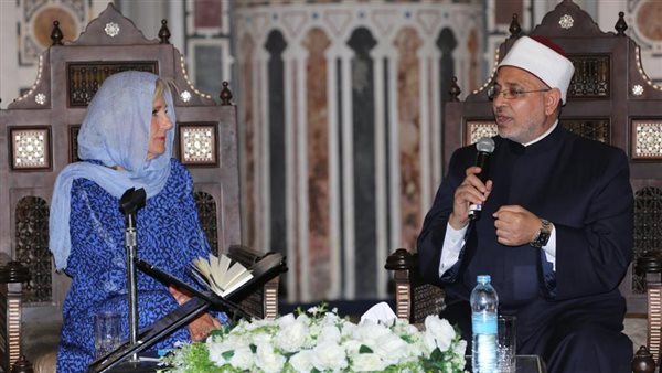 سيدة أمريكا الأولى