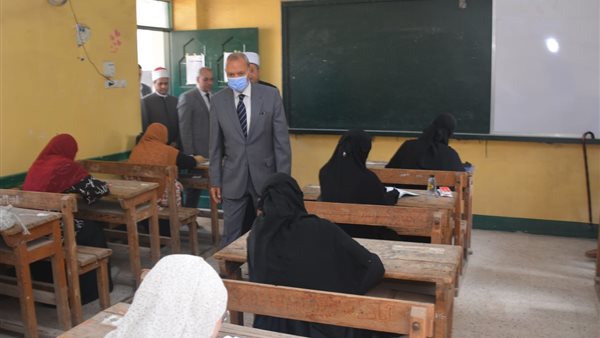 المحافظ يتابع امتحانات