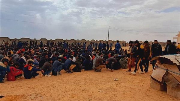 لحظة القبض على المهاجرين