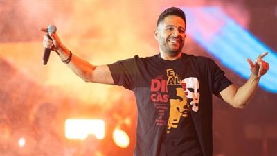 بعد وفاة والده.. حماقي عن أغنية ما بلاش: محستش بفرحة ومكنتش عايز أستعطف الناس