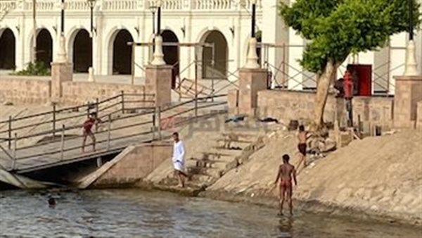 أهالي الأقصر يهربون