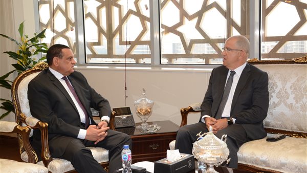  وزير التنمية المحلية