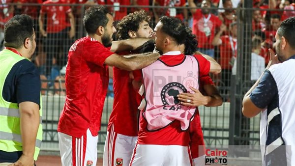 احتفال لاعبو الأهلي