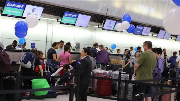 مطار القاهرة يستقبل