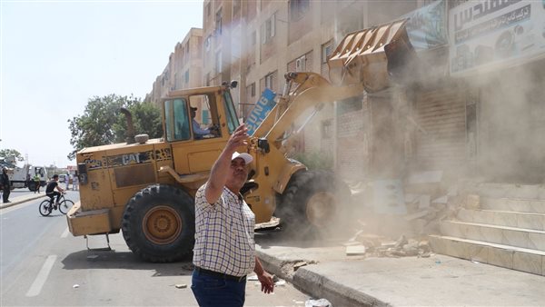 جانب من أعمال الإزالة