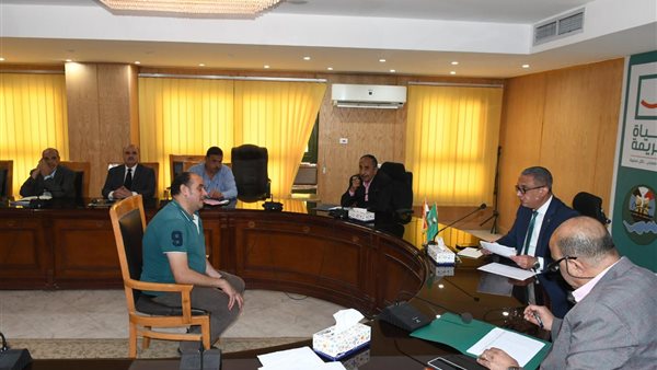 محافظ الفيوم يلتقي