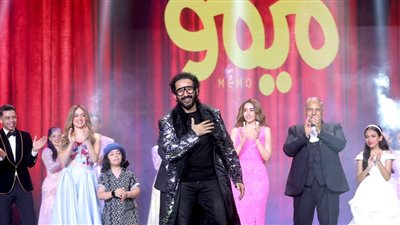 أحمد حلمي يختتم عروض مسرحية ميمو في جدة.. ويستعد لجولة جديدة داخل السعودية