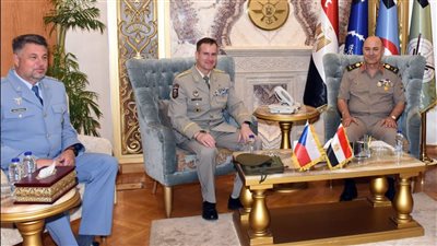 الفريق أسامة عسكر يلتقي رئيس هيئة الأركان العامة التشيكية
