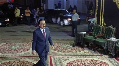 وزير الاتصالات الأسبق وممدوح حمزة يقدمان واجب العزاء في شقيقة عصام شرف | صور 